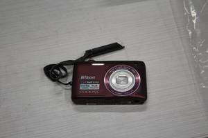 lot 61 image: Nikon CoolPix 14-MP Touchscreen Digital Point-n-Shoot Camera