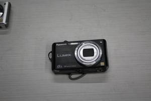lot 62 image: Panasonic Lumix 14-MP Digital Point-n-Shoot Camera DMC-FH20