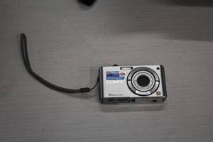 lot 63 image: Panasonic Lumix 10-MP Digital Point-n-Shoot Camera DMC-FS7