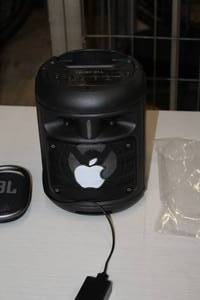 lot 66 image: Apple Quikcell 10W Speaker with Cord PARTYBT-BST