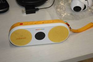 lot 69 image: Polaroid P2 Portable Music Player
