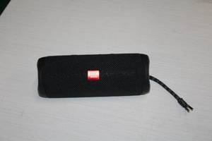 lot 75 image: JBL Bluetooth Speaker