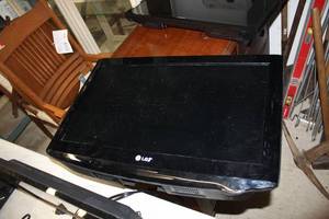 lot 79 image: LG 26LH20 26 TVMonitor