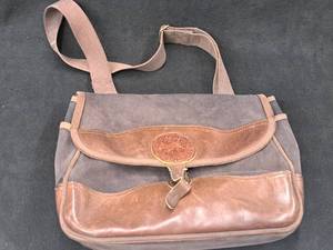 lot 132 image: Duluth Pack (Duluth MN) Womens Shoulder Bag