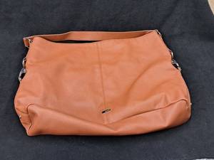 lot 134 image: Jeweli Womens Purse