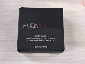 lot 154 image: Huda Beauty Easy Bake 0.71-oz Pound Cake Loose Setting Powder