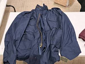 lot 198 image: Alpha Industries Size Large Regular Mens Cold Weather Field Coat (New )