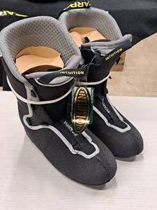 lot 214 image: Intuition Mens Thermal Boot Liners (New )