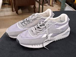 lot 215 image: Reebok Size 10-12 Mens Shoes