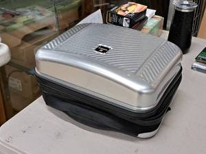 lot 277 image: Tag Zippered Case