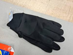 lot 285 image: Lot of (1 Pair) Sport Gloves