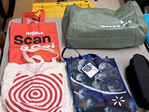 lot 296 image: Lot of (4) Reusable Shopping Bags