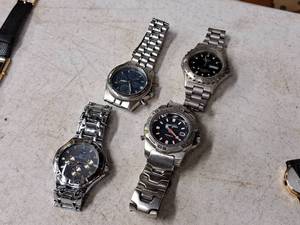lot 256 image: Lot of (4) Wrist Watches