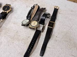 lot 258 image: Lot of (4) Wrist Watches