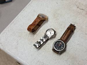 lot 262 image: Lot of (3) Swiss Wrist Watches
