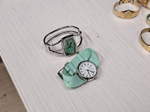 lot 266 image: Lot of (2) Womens Wrist Watches