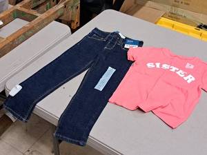 lot 312 image: Lot of (2) Baby Clothes 4T - (1) Old Navy Skinny Jean, (1) T-Shirt - Sister