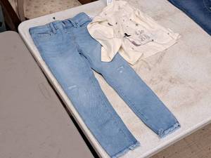 lot 314 image: Jegging (5T), Long Sleeve (2 Years)