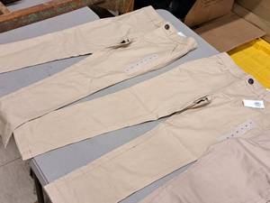 lot 321 image: Lot of (2) Old Navy Size 8 Girls Khaki - Skinny Stretch