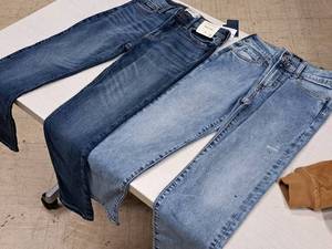 lot 334 image: Boys Clothing - Size 7 Stretch Straight Jean, 78 Long Taper Jeans