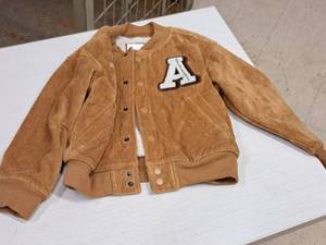 lot 335 image: Abercrombie Kids Size 56 Boys Button-Up Jacket