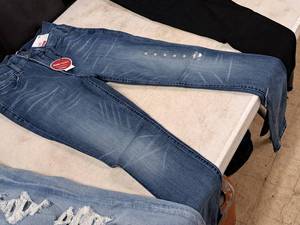 lot 368 image: Express Size 6R Womens Legging High Rise Stretch Denim Perfect