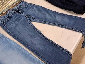 lot 371 image: Miss Me Size 26 Straight Leg Jean