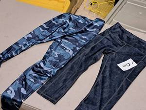lot 373 image: Stretch Legging - (1) X-Small, (1) Zyia Active Charcoal Mood Light n Tight Hi-Rise Capri 20 68