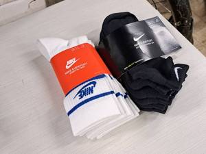 lot 383 image: Lot of (2) Size Men 8-12 Women 10-13 Socks 3-pack - Nike Everyday Essential Crew, Nike Everyday Cotton Cushioned Low