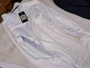 lot 399 image: Under Armour Size Small 14-Zip Long Sleeve
