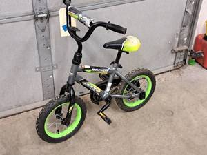 lot 428 image: Huffy Rock It 8 Boys Single-speed BMX Bike 9 Gray Frame