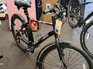 lot 443 image: Hard 22 Mens Trail Bike 20 Black Frame