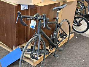 lot 447 image: 24 Mens Street Bike 22 Black Frame