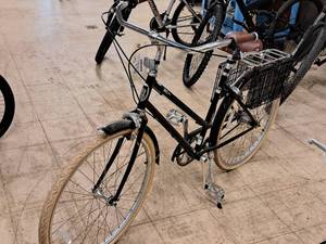 lot 460 image: BKC Willow 22 Womens Single-speed Street Bike 20 Black Frame