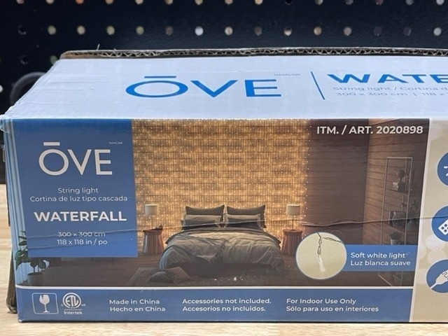 lot 56 image: Ove Waterfall Lights