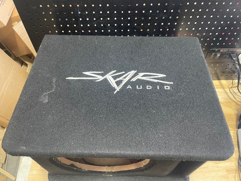 lot 80 image: Speaker Box
