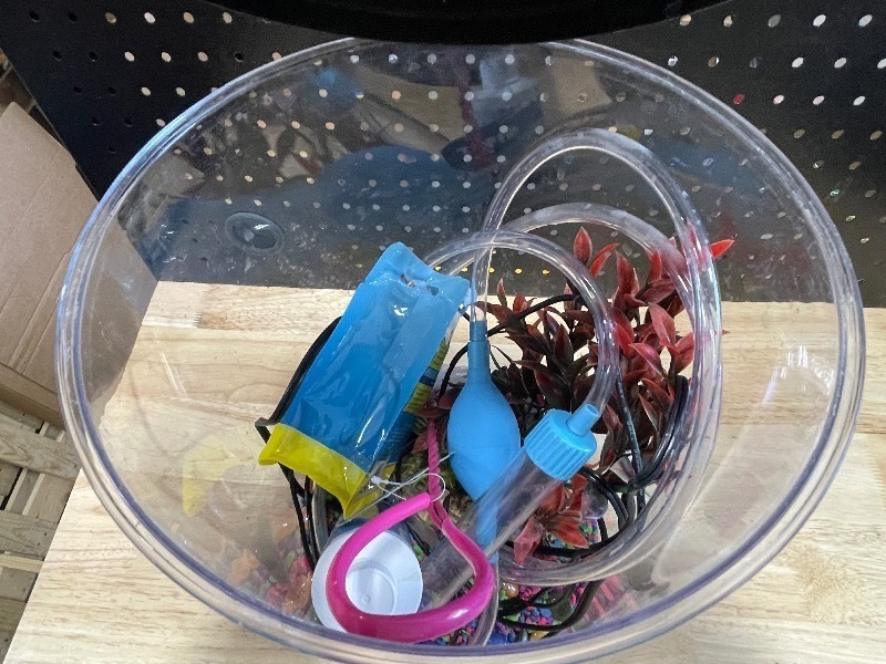 lot 84 image: Aquarium and Accessories