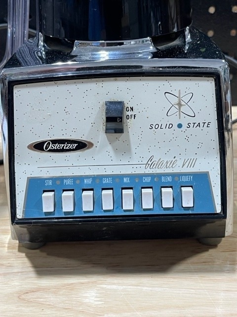 lot 77 image: Oster Blender