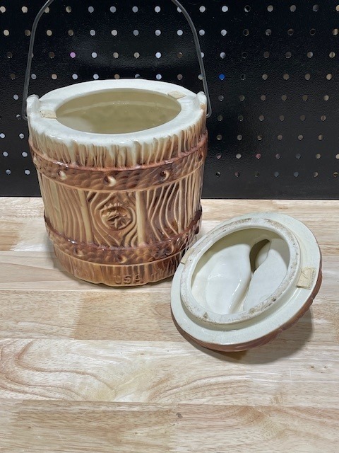 lot 76 image: Cookie Jar