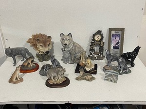 lot 108 image: Wolf Figurines