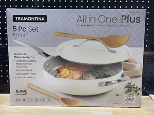 lot 39 image: Tramontina 5 Qt Pan Set