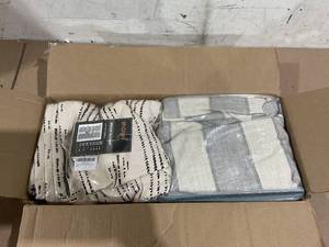 lot 143 image: LOT OF 2 Curtains