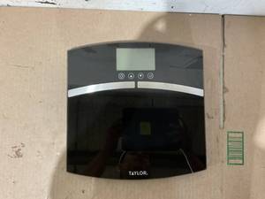 lot 338 image: Body Composition Scale with Body Fat, Body Water and Muscle Mass  BMI and Cal-Max Functions