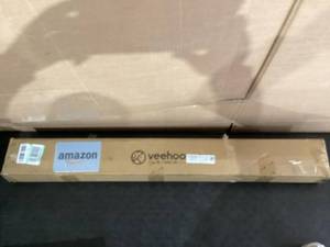 lot 477 image: Veehoo Chew Proof Elevated Dog Bed - Cooling Raised Pet Cot
