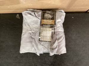 lot 248 image: 100% Egyptian Cotton Sheet Sets Queen