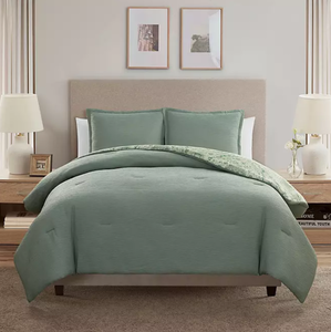 lot 124 image: 3PCS King Size Members Mark Gauze Comforter Set