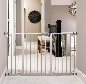 lot 202 image: Regalo Easy Step Extra Wide Baby Gate
