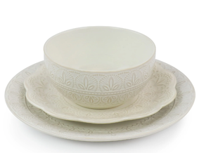 lot 368 image: Elama White Lace 16 Piece Luxurious Stoneware Dinnerware with Complete Setting for 4