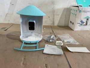 lot 89 image: NETVUE Birdfy Smart Bird Feeder with Camera, Bird Watching Camera