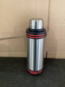 lot 595 image: Sandtec Vacuum Travel Insulated Bottle Giant Flask